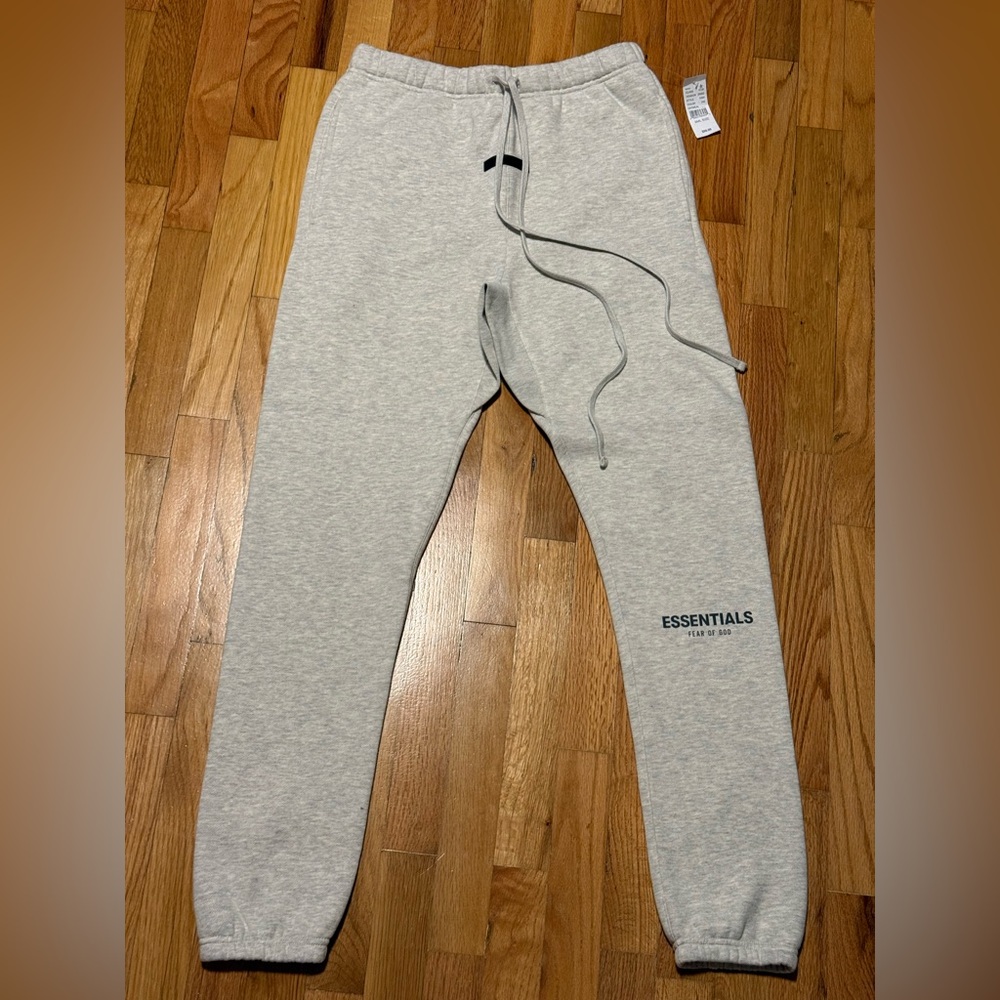 Fear of God Essentials Oatmeal Sweatpants size: Small NWT